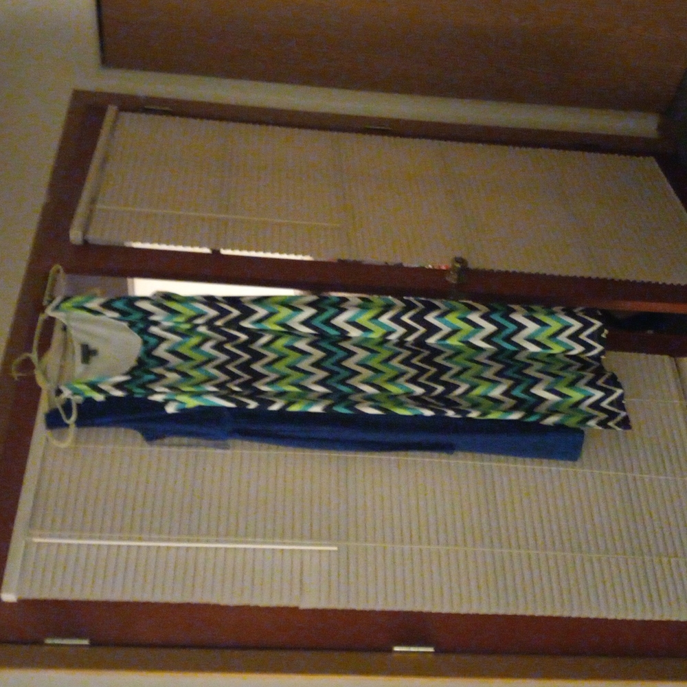 maxi dress plus size 2x. New no tags. Nice silky material green, white, blue.